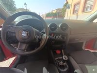 Usado Seat Ibiza Sport 100 CV (73 kW) 2005 Rojo Utilitario