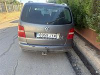 Usado VW Touran Advance 136 CV (100 kW) 2004 Gris / plata Monovolumen