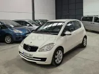 Usado Mercedes A180 Avantgarde 109 CV (80 kW) 2009 Blanco Monovolumen