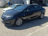 Usado Opel Astra Elegance 110 CV (80 kW) 2015 Negro Berlina