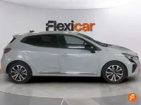 Usado Renault Clio Techno 90 CV (66 kW) 2025 Gris Utilitario