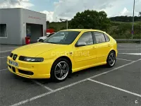 Usado Seat Leon Sport 150 CV (110 kW) 2002 Amarillo Utilitario