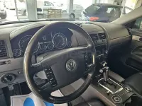 Usado VW Touareg 225 CV (165 kW) 2007 Gris / plata SUV