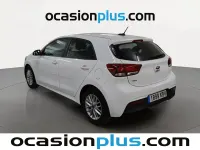 Usado Kia Rio 84 CV (61 kW) 2017 Blanco Berlina