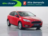 Usado Ford Focus Trend+ 125 CV (91 kW) 2018 Rojo Berlina