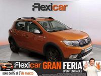 Usado Dacia Sandero Stepway 90 CV (66 kW) 2017 Naranja Berlina