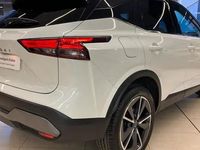 Usado Nissan Qashqai N-Connecta 140 CV (102 kW) 2023 Lunar white con techo midnight SUV