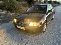 Usado Audi A3 Ambiente 100 CV (73 kW) 2002 Negro Utilitario