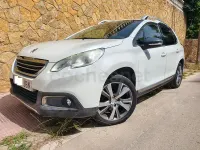 Usado Peugeot 2008 Allure 115 CV (84 kW) 2014 Blanco SUV