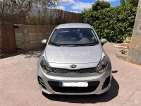 Usado Kia Rio 84 CV (61 kW) 2016 Gris / plata Utilitario