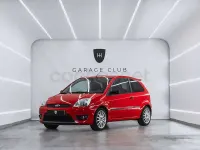 Usado Ford Fiesta Sport 100 CV (73 kW) 2005 Rojo Utilitario