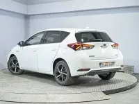 Usado Toyota Auris Hybrid 136 CV (100 kW) 2018 Blanco Utilitario