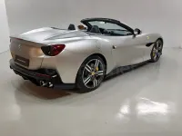 Usado Ferrari Portofino 600 CV (441 kW) 2018 Gris / plata Descapotable