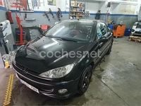 Usado Peugeot 206 110 CV (80 kW) 2003 Negro Descapotable