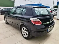Usado Opel Astra Enjoy 90 CV (66 kW) 2005 Negro Berlina
