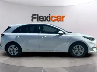 Usado Kia Ceed 136 CV (100 kW) 2023 Blanco Utilitario