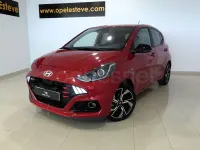 Usado Hyundai i10 N Line 84 CV (61 kW) 2023 Rojo Utilitario