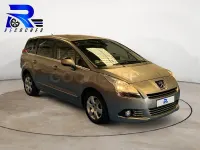 Usado Peugeot 5008 Business-Line 112 CV (82 kW) 2012 Marrón Monovolumen
