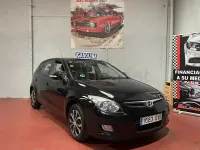 Usado Hyundai i30 Comfort 109 CV (80 kW) 2010 Negro Berlina