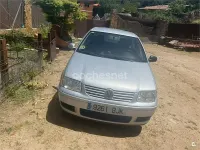 Usado VW Polo Trendline 75 CV (55 kW) 2001 Gris / plata Utilitario