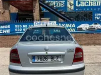 Usado Skoda Octavia 90 CV (66 kW) 2001 Blanco Berlina