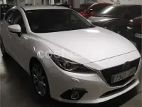 Usado Mazda 3 Luxury 150 CV (110 kW) 2015 Blanco Berlina