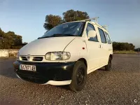 Usado Nissan Cargo 75 CV (55 kW) 1999 Blanco Familiar