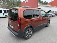 Usado Peugeot Rifter GT-line 130 CV (95 kW) 2019 Granate Monovolumen