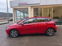 Usado Hyundai i20 100 CV (73 kW) 2024 Granate Berlina
