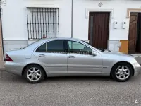 Usado Mercedes C270 Elegance 170 CV (125 kW) 2003 Gris / plata Berlina