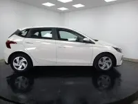 Usado Hyundai i20 101 CV (74 kW) 2021 Blanco Utilitario