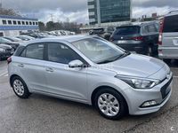 Usado Hyundai i20 84 CV (61 kW) 2018 Gris / plata Berlina
