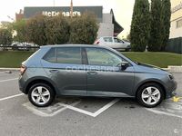 Usado Skoda Fabia Ambition 105 CV (77 kW) 2017 Gris / plata Berlina