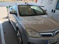 Usado Opel Tigra Edition 90 CV (66 kW) 2005 Gris / plata Descapotable