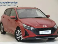 Usado Hyundai i20 100 CV (73 kW) 2025 Granate Utilitario