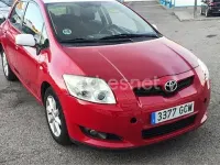 Usado Toyota Auris 90 CV (66 kW) 2008 Rojo Utilitario