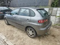 Usado Seat Ibiza 100 CV (73 kW) 2002 Gris / plata Utilitario
