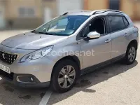 Usado Peugeot 2008 Allure 100 CV (73 kW) 2017 Gris / plata SUV