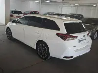 Usado Toyota Auris Hybrid Active 136 CV (100 kW) 2016 Blanco Familiar