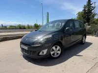Usado Renault Grand Scénic Dynamique 130 CV (95 kW) 2010 Negro Monovolumen