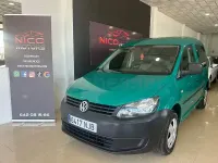 Usado VW Caddy Comfortline 102 CV (75 kW) 2015 Verde Monovolumen