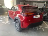 Usado Toyota Yaris Active 115 CV (84 kW) 2022 Rojo Utilitario