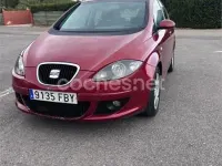 Usado Seat Altea 105 CV (77 kW) 2006 Rojo Monovolumen
