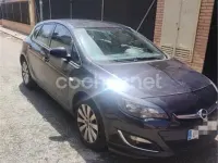 Usado Opel Astra Selective 115 CV (84 kW) 2013 Negro Berlina