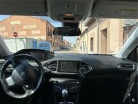 Usado Peugeot 308 Active 130 CV (95 kW) 2016 Gris / plata Berlina