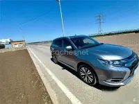 Usado Mitsubishi Outlander P-HEV 224 CV (164 kW) 2020 Gris / plata SUV