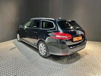 Usado Peugeot 308 Style 100 CV (73 kW) 2020 Negro Familiar