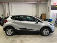 Usado Renault Captur Zen 90 CV (66 kW) 2017 Gris / plata SUV