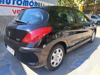 Usado Peugeot 308 90 CV (66 kW) 2010 Negro Berlina