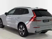 Usado Volvo XC60 Plus 350 CV (257 kW) 2025 Gris / plata SUV